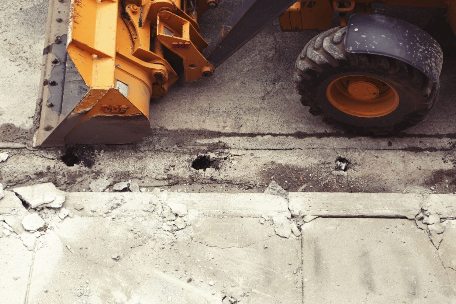 Imagen del artículo: Qué hacer si obras del vecino afectan tu casa