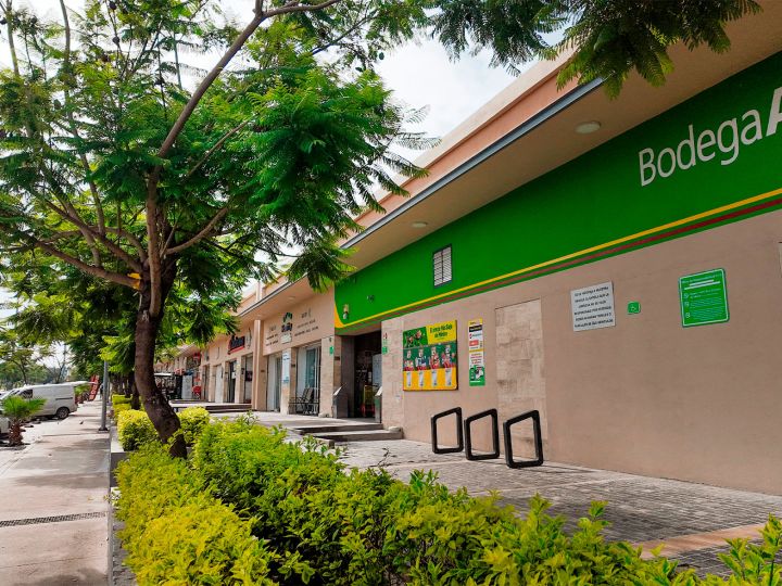 Plaza Comercial Vía Gavia, plaza comercial en Av. José María Escrivá de Balaguer, Aguascalientes — foto 2