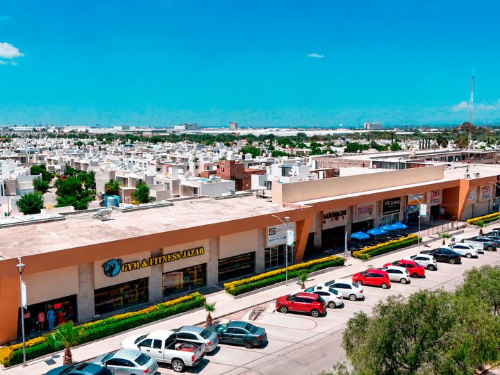 Plaza Comercial Vía Gavia, plaza comercial en Av. José María Escrivá de Balaguer, Aguascalientes — foto 3