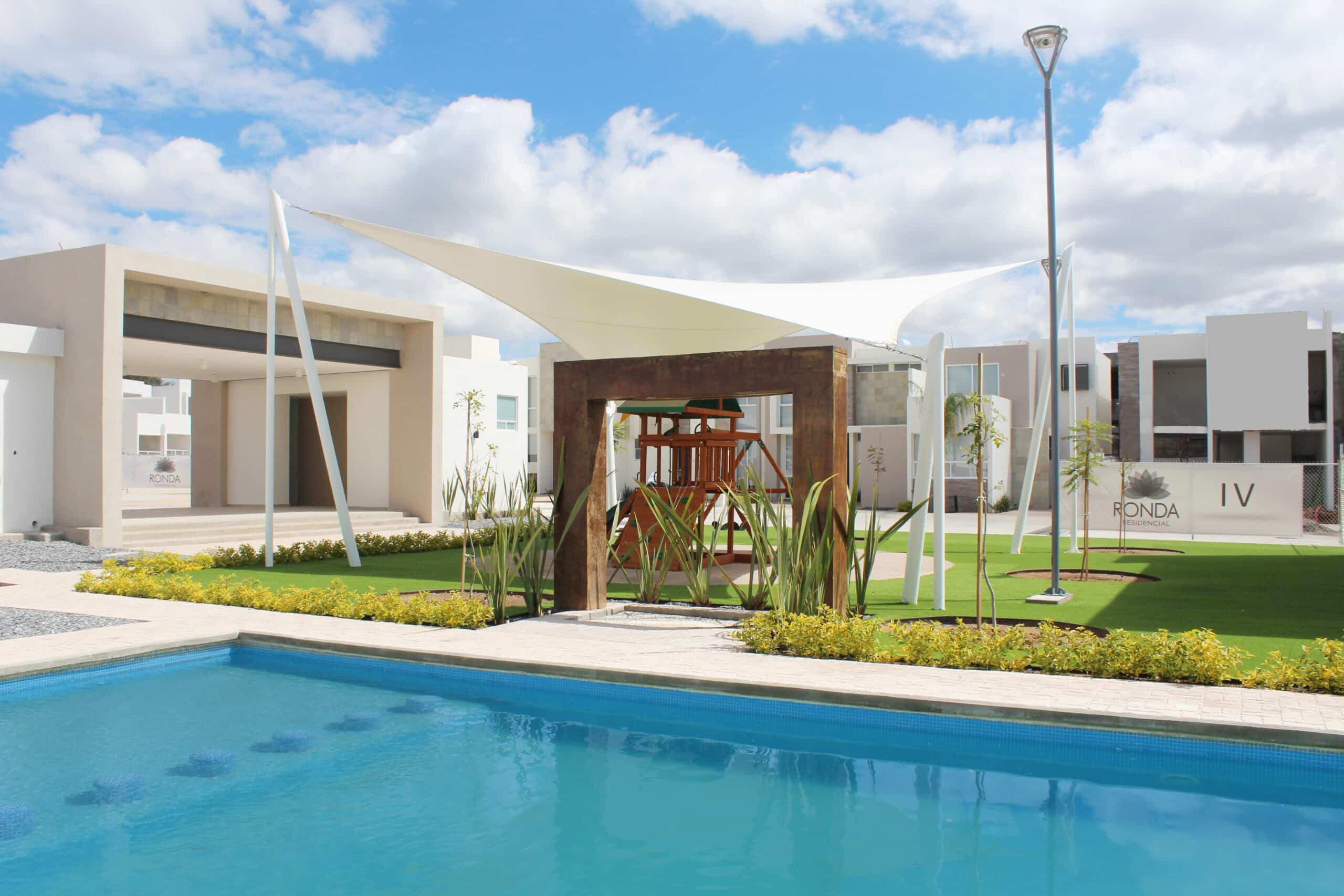 A la vanguardia Grupo Soldi® en su estilo de albercas.