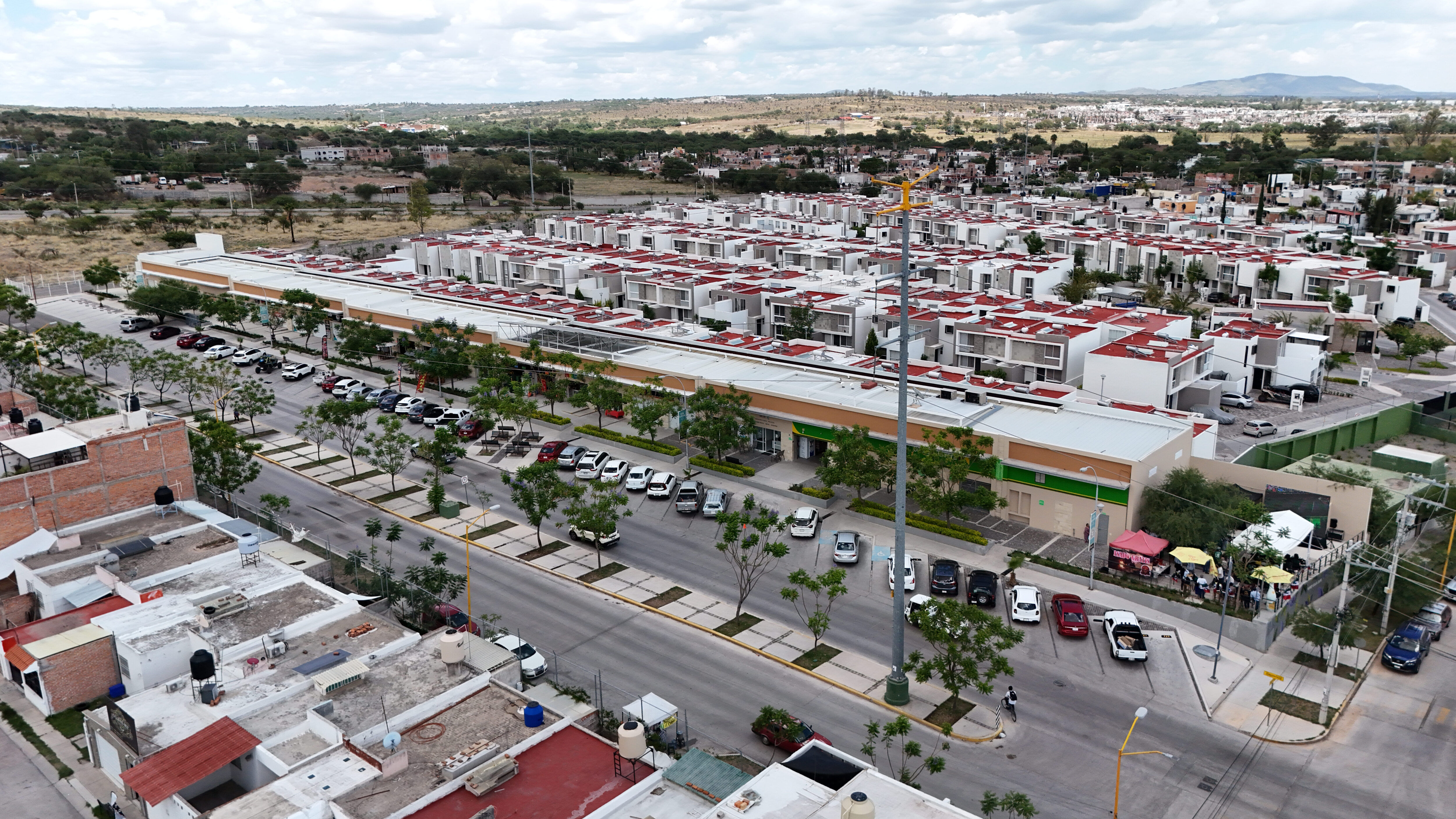 plaza-comercial-via-gavia