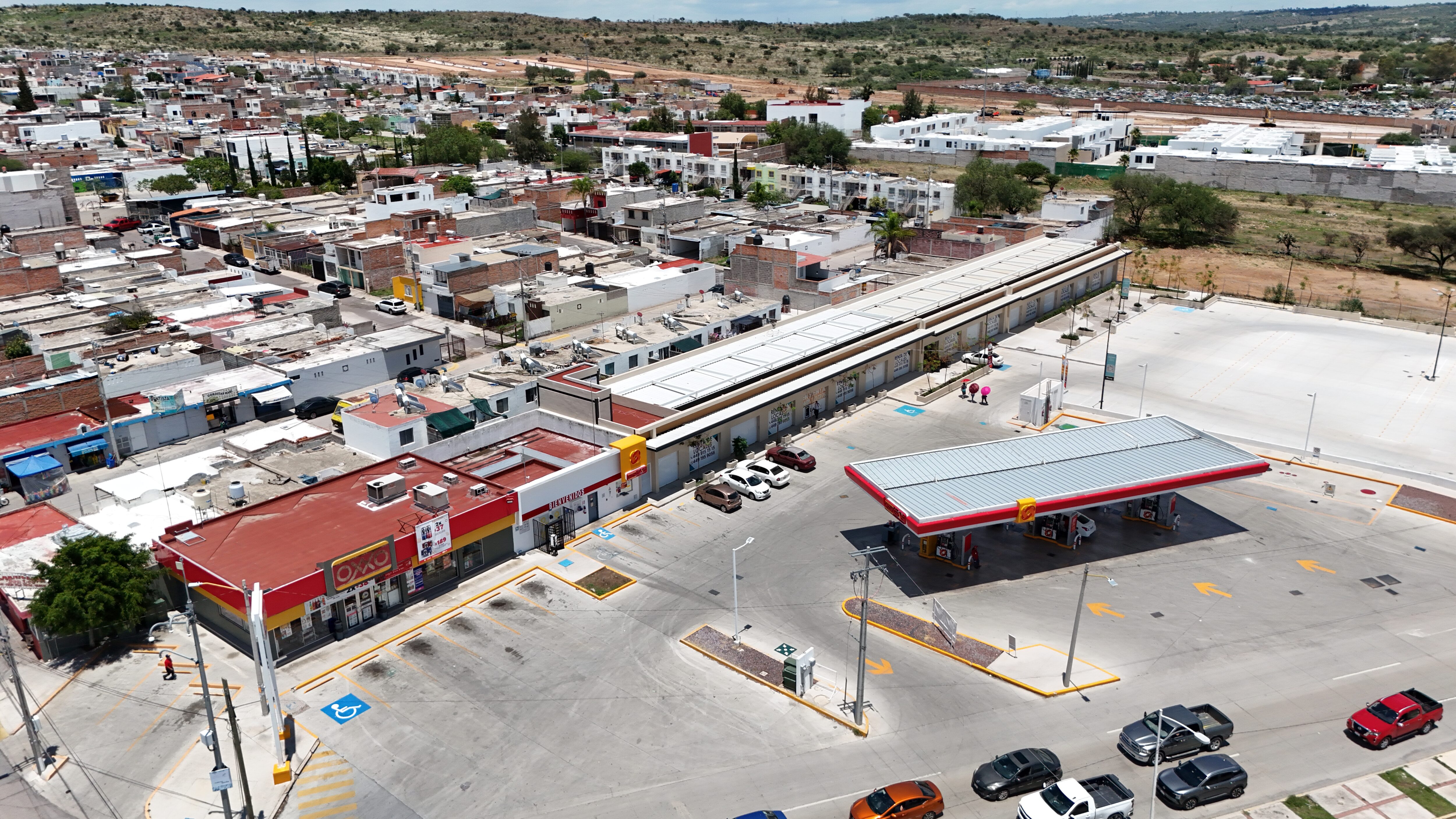 plaza comercial laztana