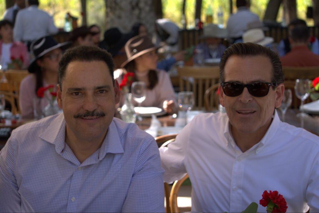 Toño Martín del Campo con Ingeniero Oscar Jaime Reynoso Femat en Festival Taurino a beneficio de BIFAM